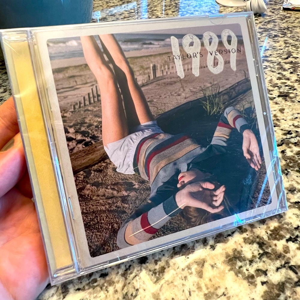 1989 (Taylor's Version) Sunrise Boulevard Yellow Edition Deluxe CD